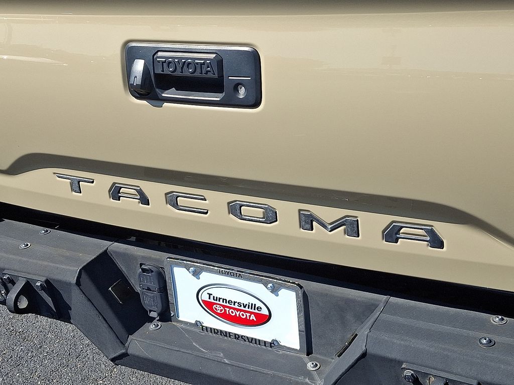 Thumbnail: 2020 Toyota Tacoma - 30