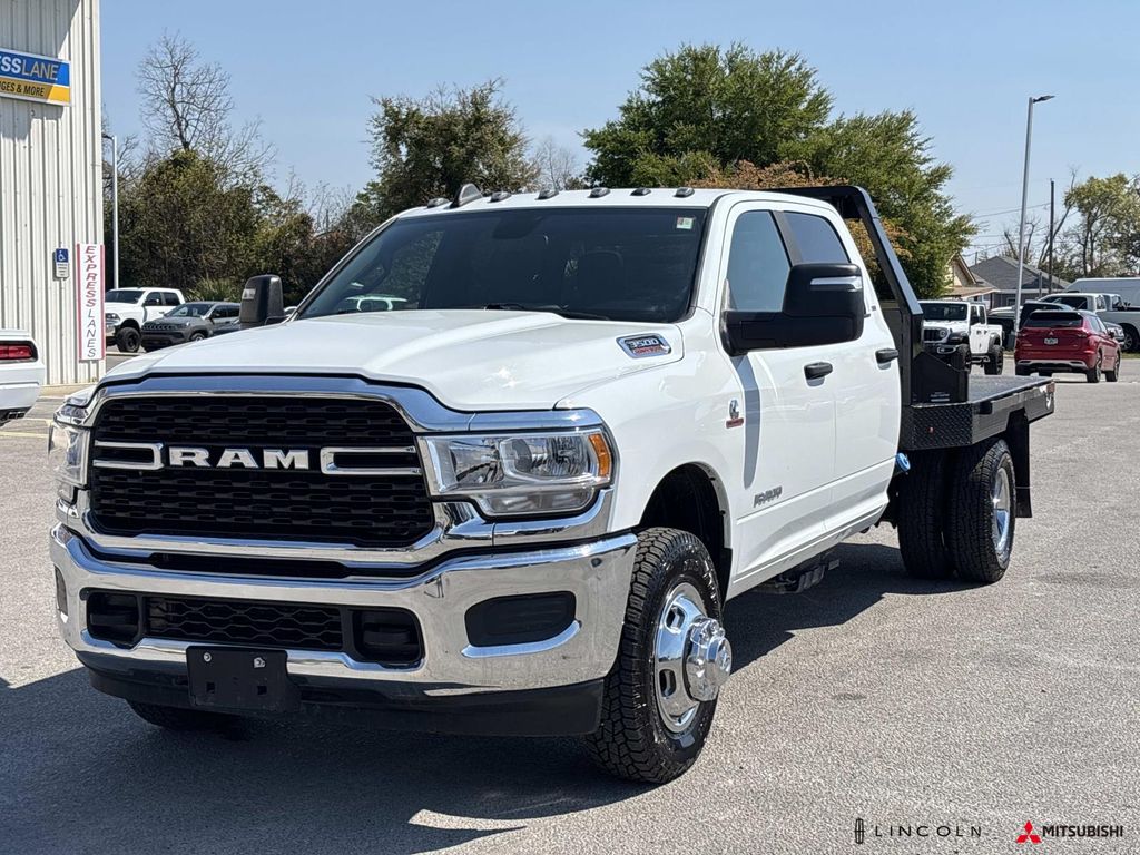 2024 RAM 3500 Chassis SLT Crew Cab LB DRW 4WD