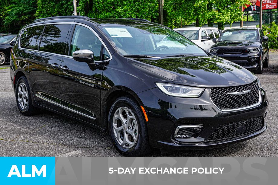 2023 Chrysler Pacifica Limited photo 2