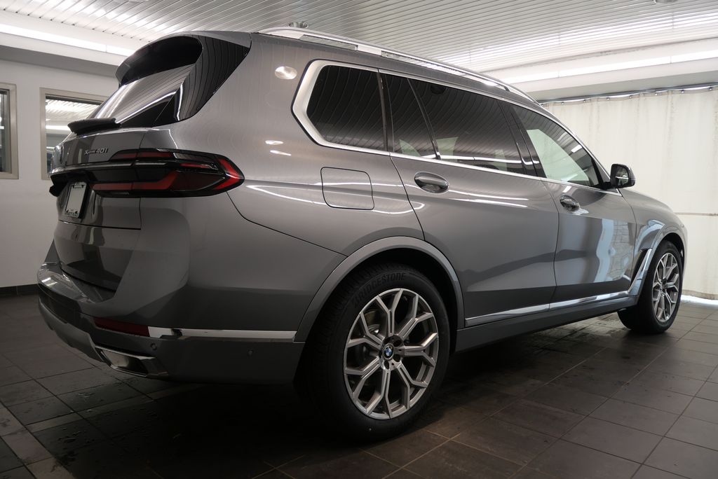 2025 BMW X7 xDrive40i 6