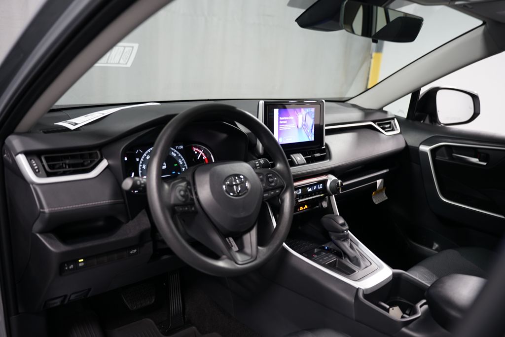2025 Toyota RAV4 XLE 11