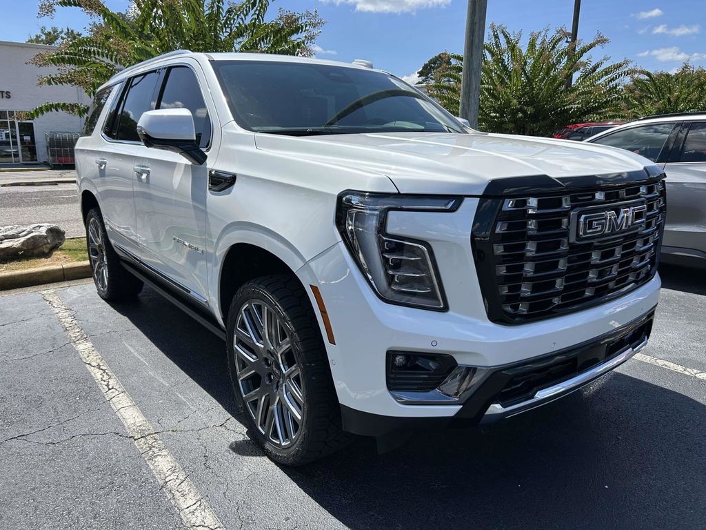 White Frost Tricoat 2025 GMC Yukon SUV / Crossover Four-Wheel Drive