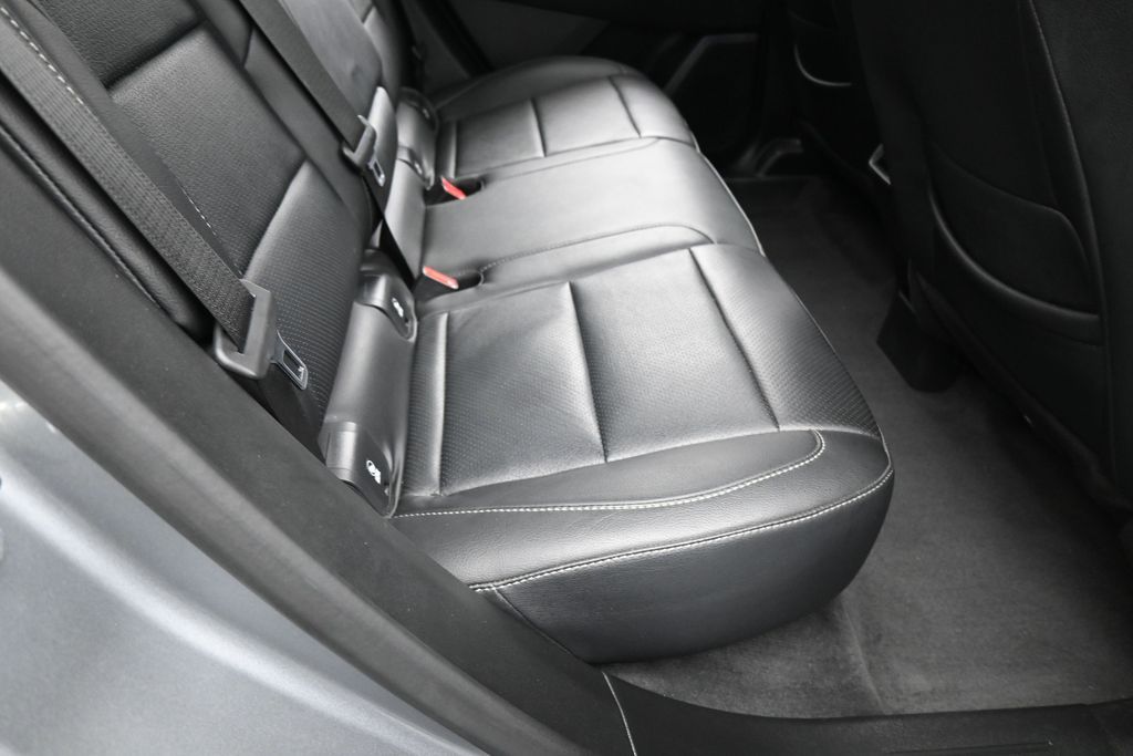 Used 2025 Sterling Gray Metallic Chevrolet LT image 33