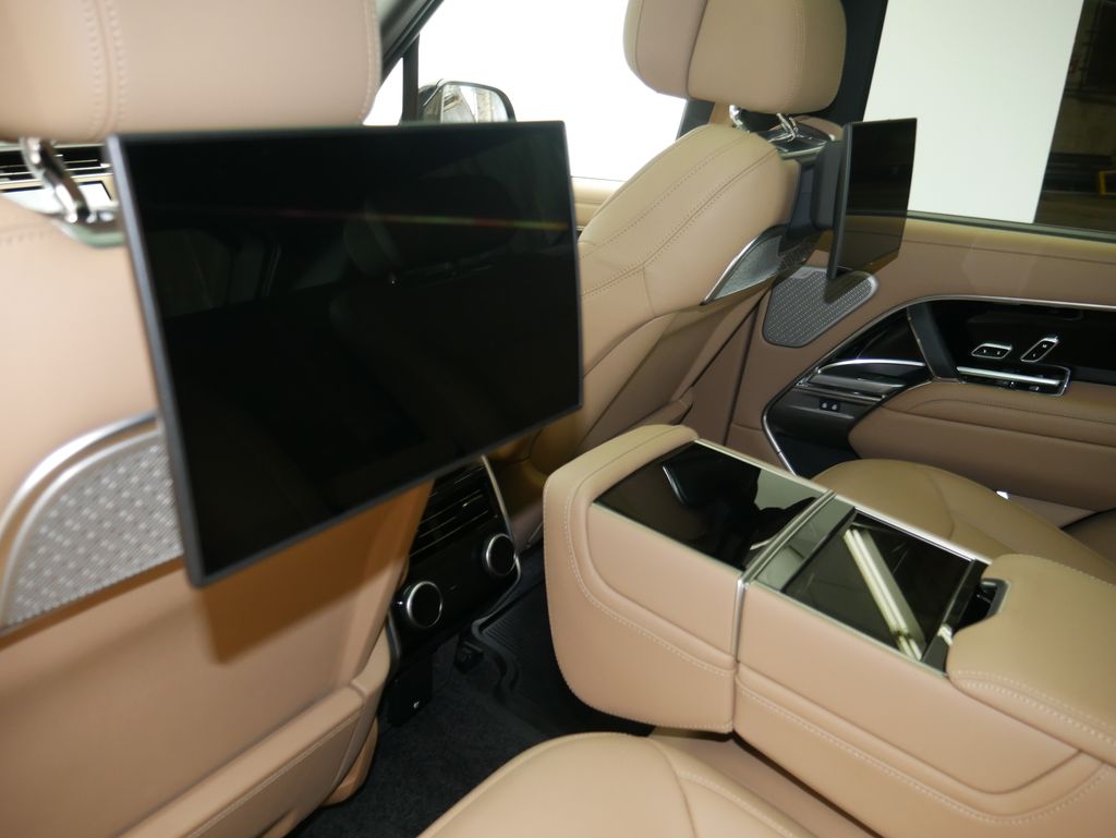 Thumbnail: 2025 Land Rover Range Rover - 32