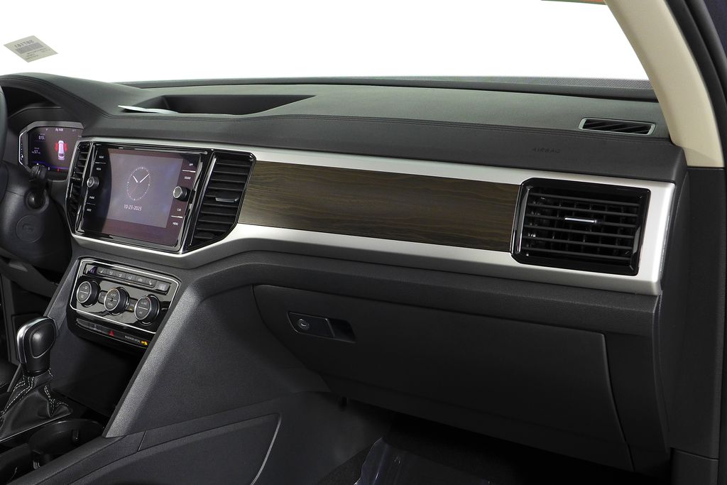 Thumbnail: 2022 Volkswagen Atlas - 14