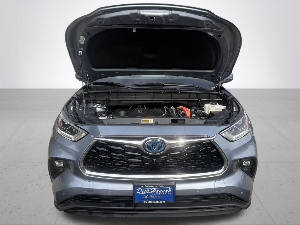 2023 Toyota Highlander Hybrid Limited photo 4
