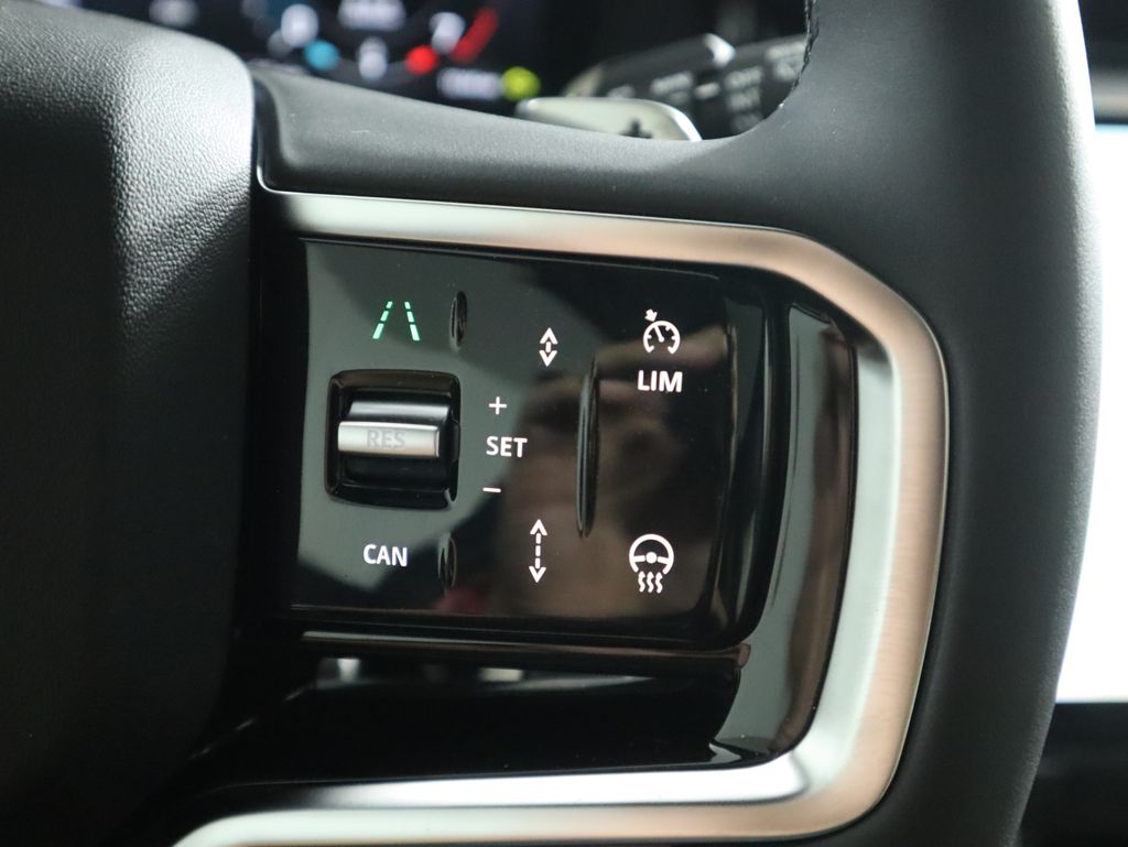 Thumbnail: 2025 Land Rover Discovery Sport - 13