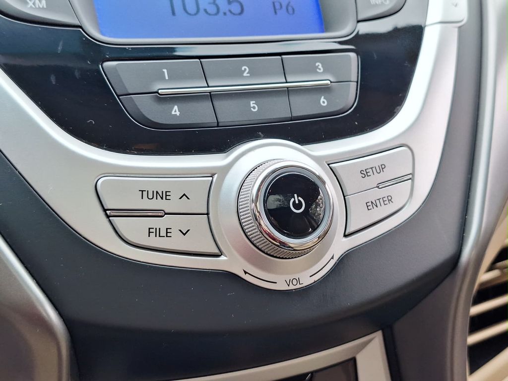 Thumbnail: 2013 Hyundai Elantra - 24