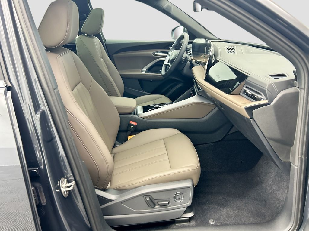 Thumbnail: 2025 Audi Q5 - 20