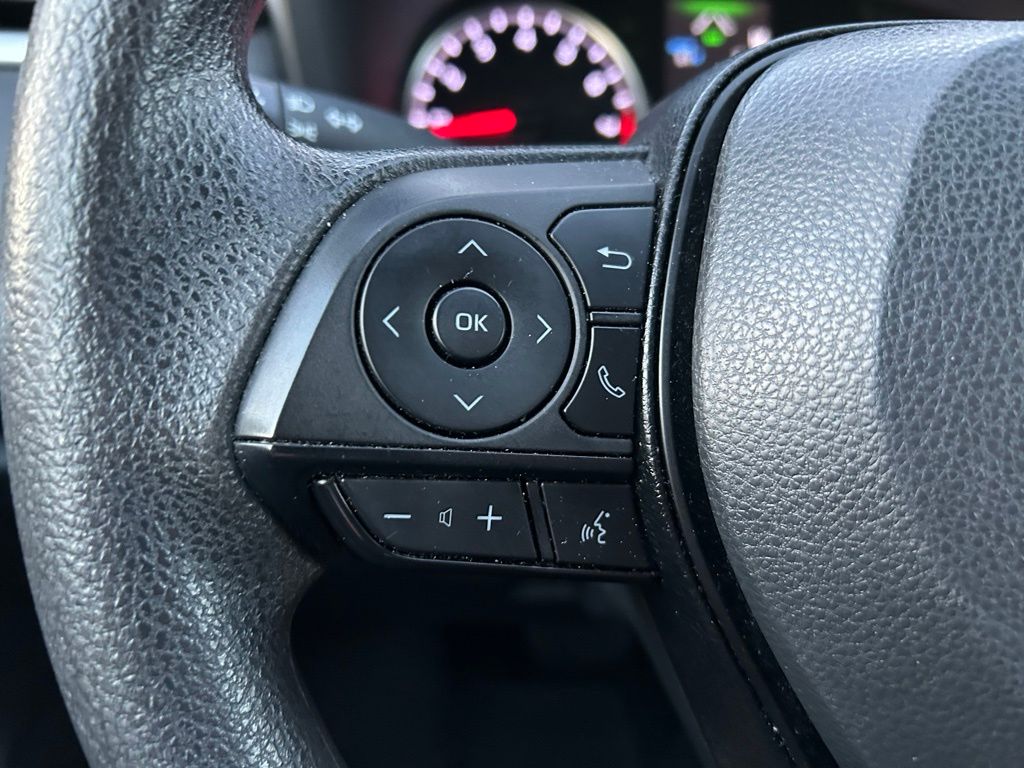 Thumbnail: 2022 Toyota RAV4 - 19
