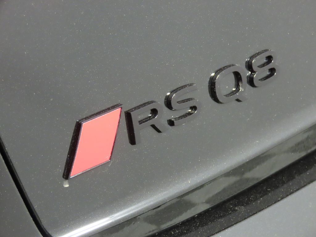 Thumbnail: 2026 Audi RS Q8 - 9