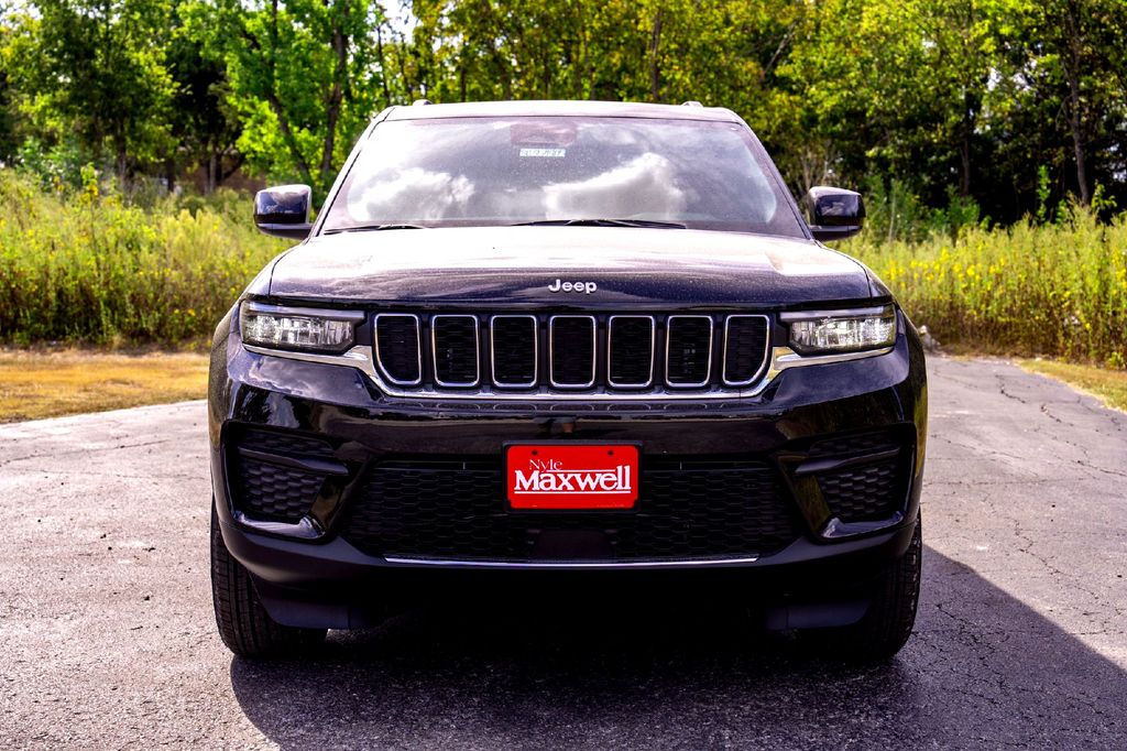 New Car 2025 Jeep Grand Cherokee  Laredo X For Sale Under $40,000 In Taylor, Texas