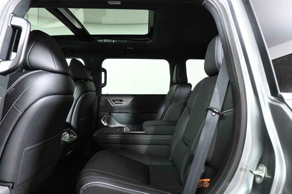 Thumbnail: 2026 INFINITI QX80 - 29