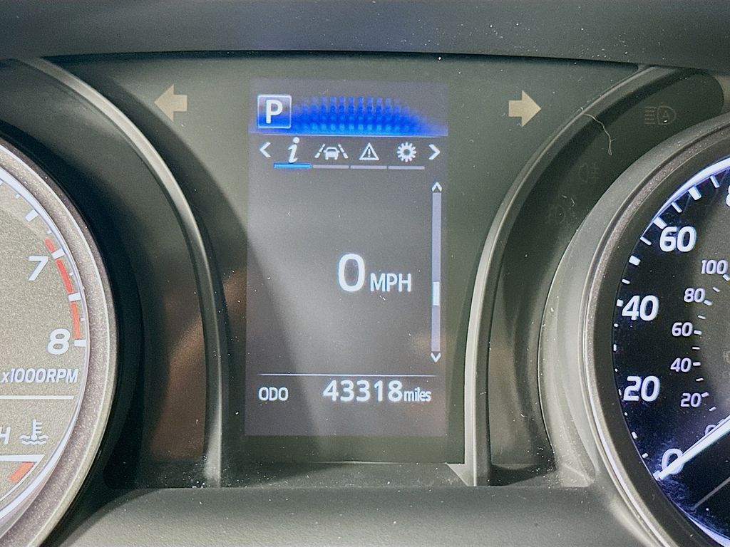 Thumbnail: 2024 Toyota Camry - 12