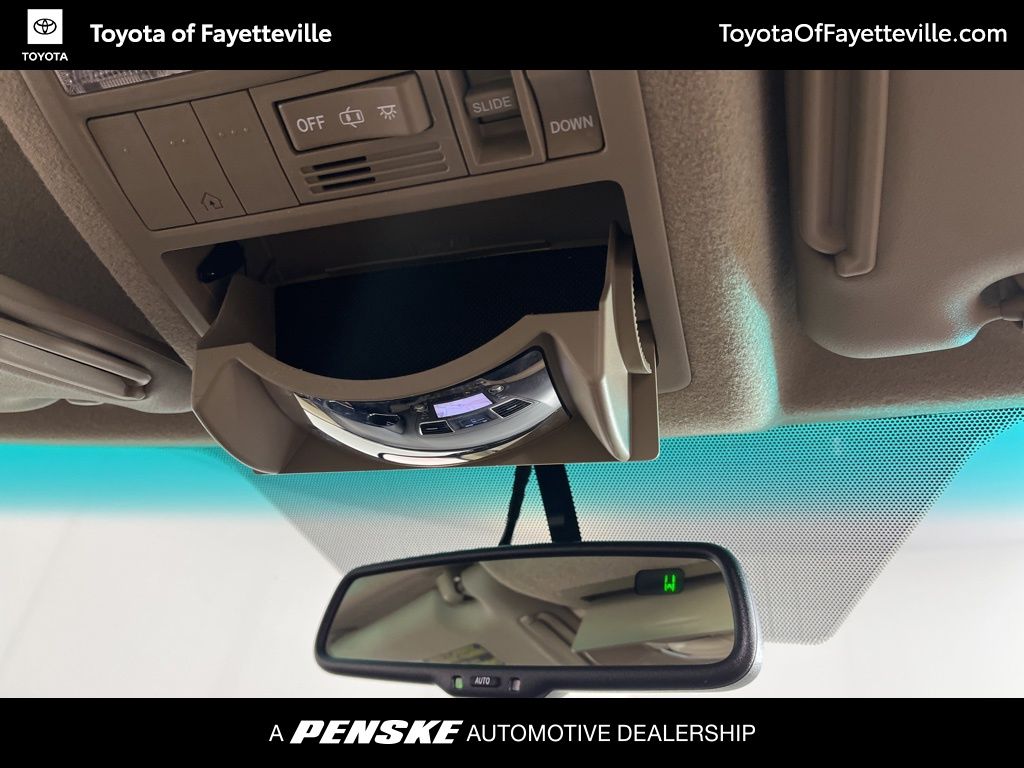 Thumbnail: 2012 Toyota Highlander - 28