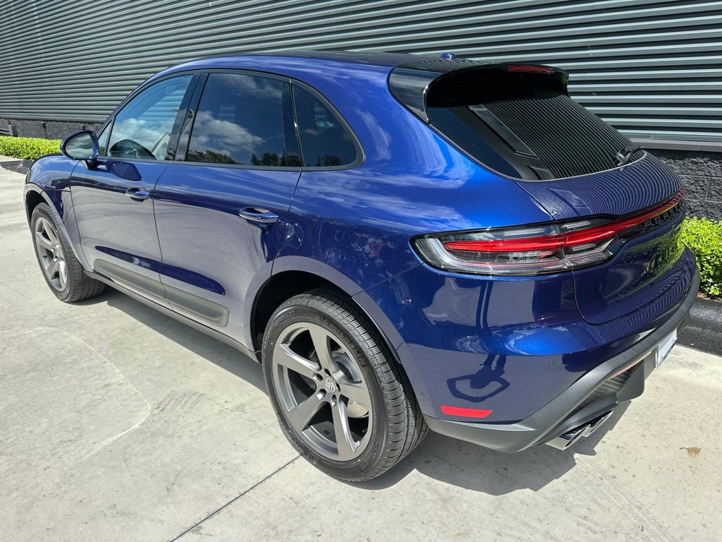 Thumbnail: 2026 Porsche Macan - 3