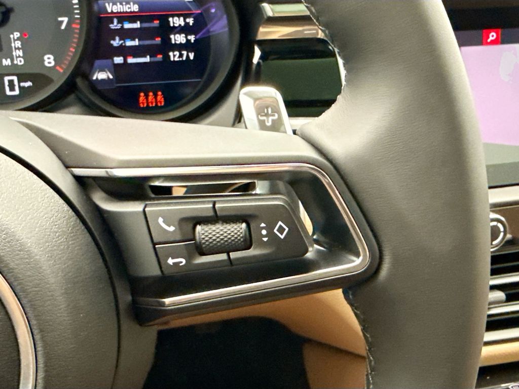 Thumbnail: 2026 Porsche Macan - 14