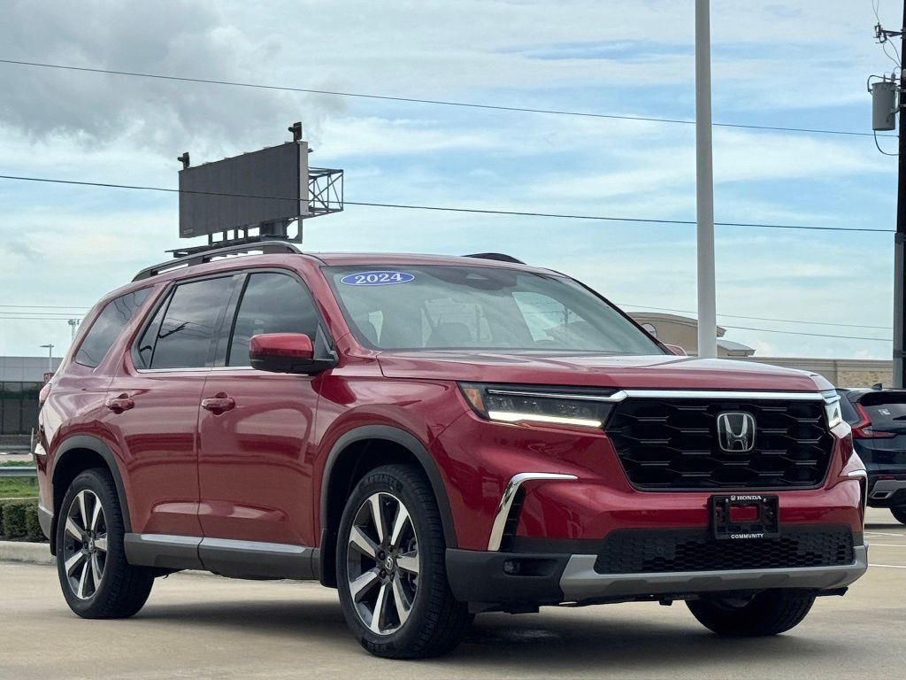 2024 Honda Pilot Touring  at Community Honda