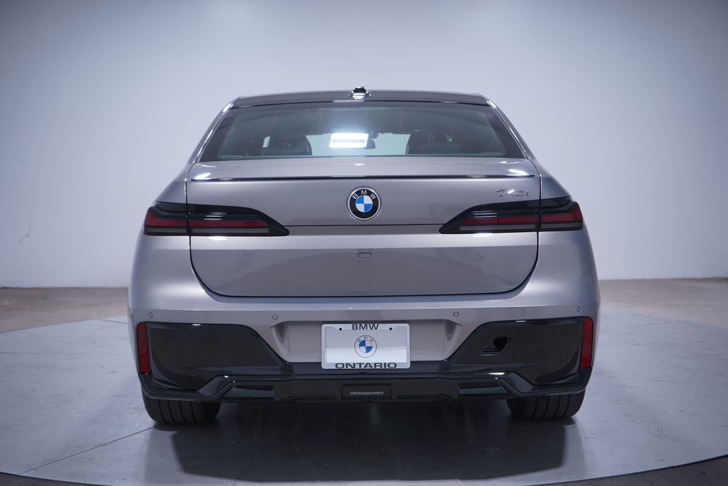 Thumbnail: 2026 BMW 7 Series - 5
