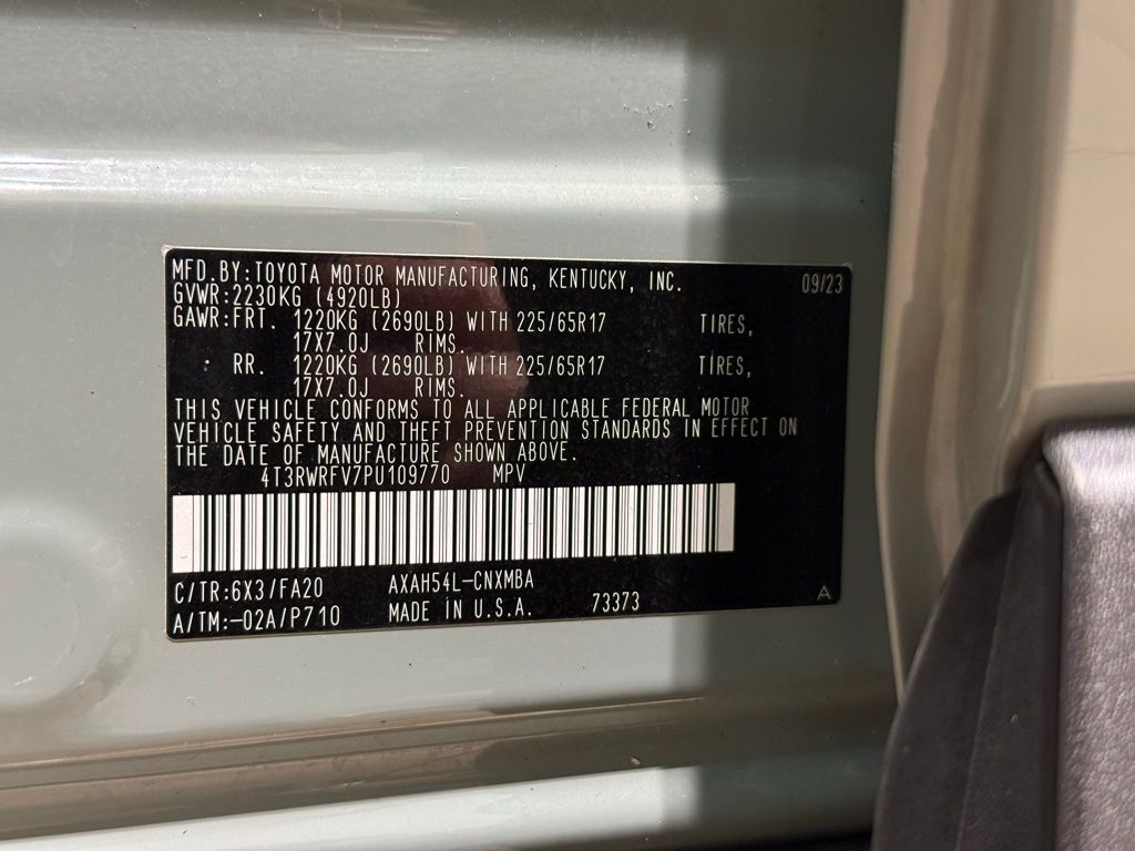 Thumbnail: 2023 Toyota RAV4 - 32