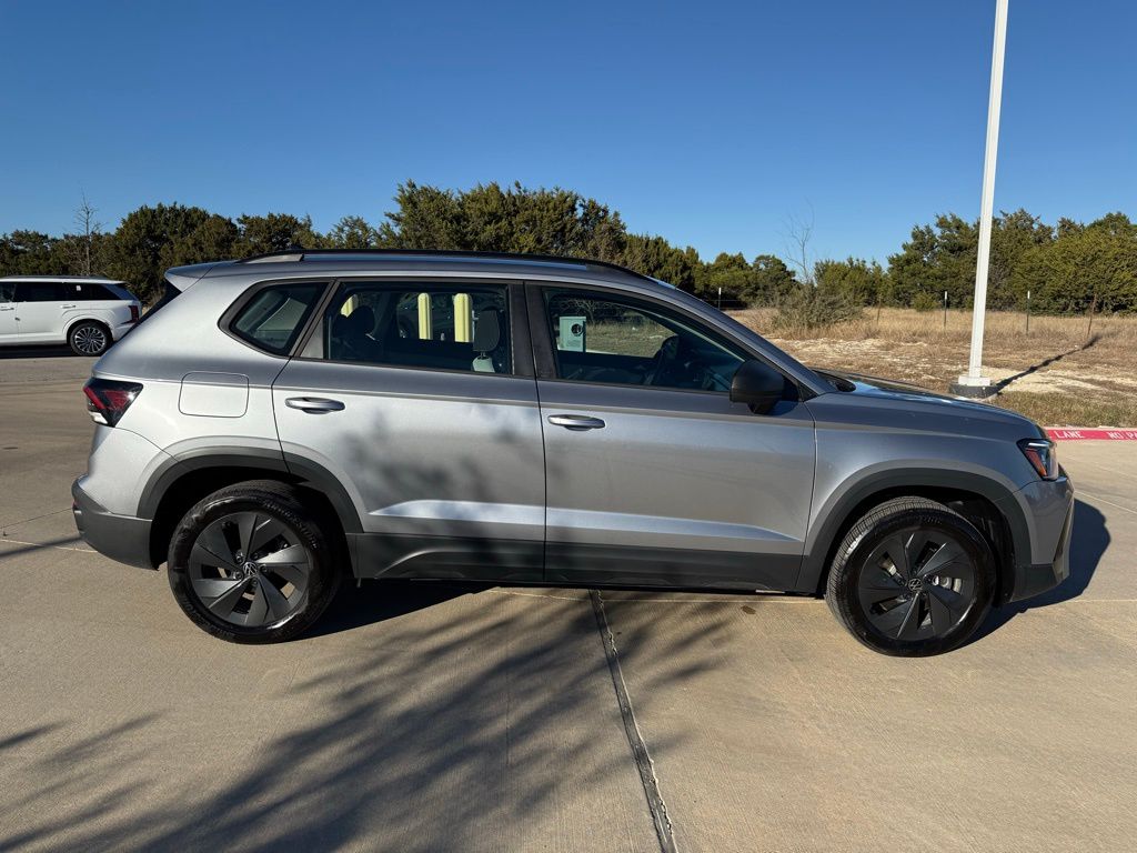 Thumbnail: 2025 Volkswagen Taos - 4