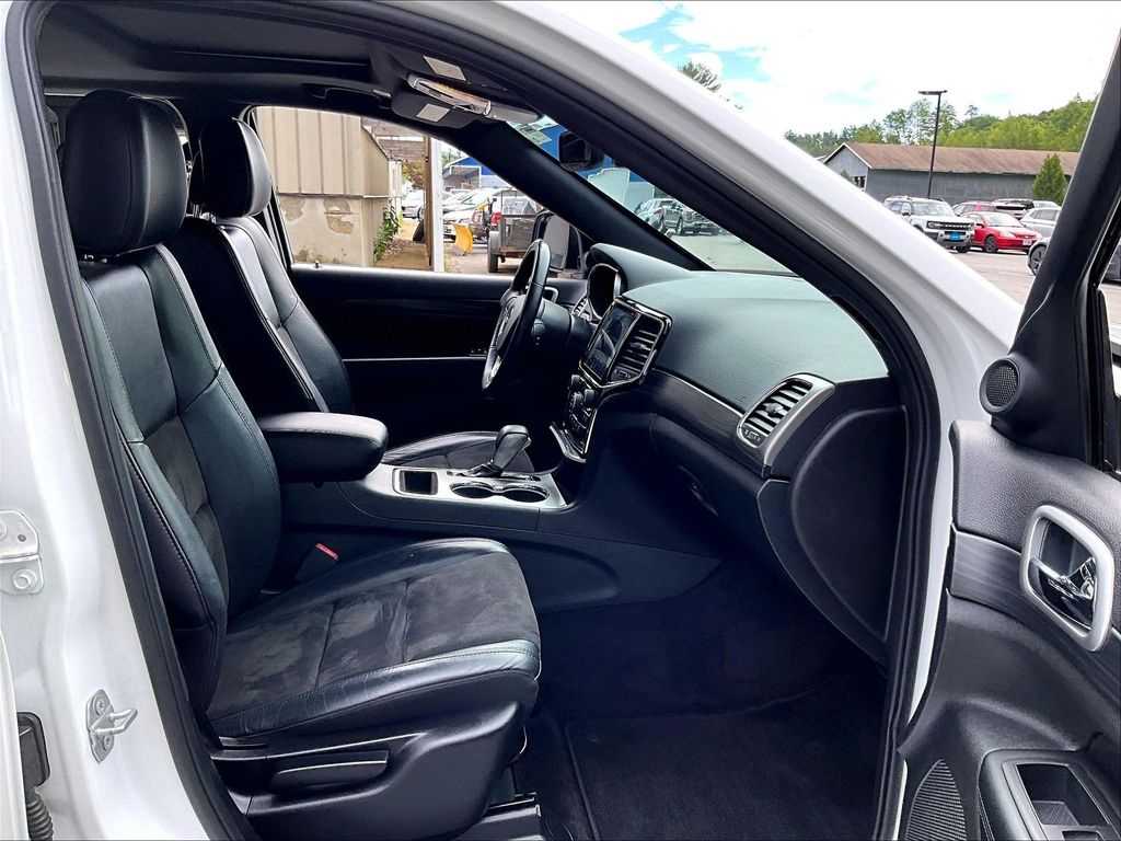 2019 Jeep Grand Cherokee — photo 14