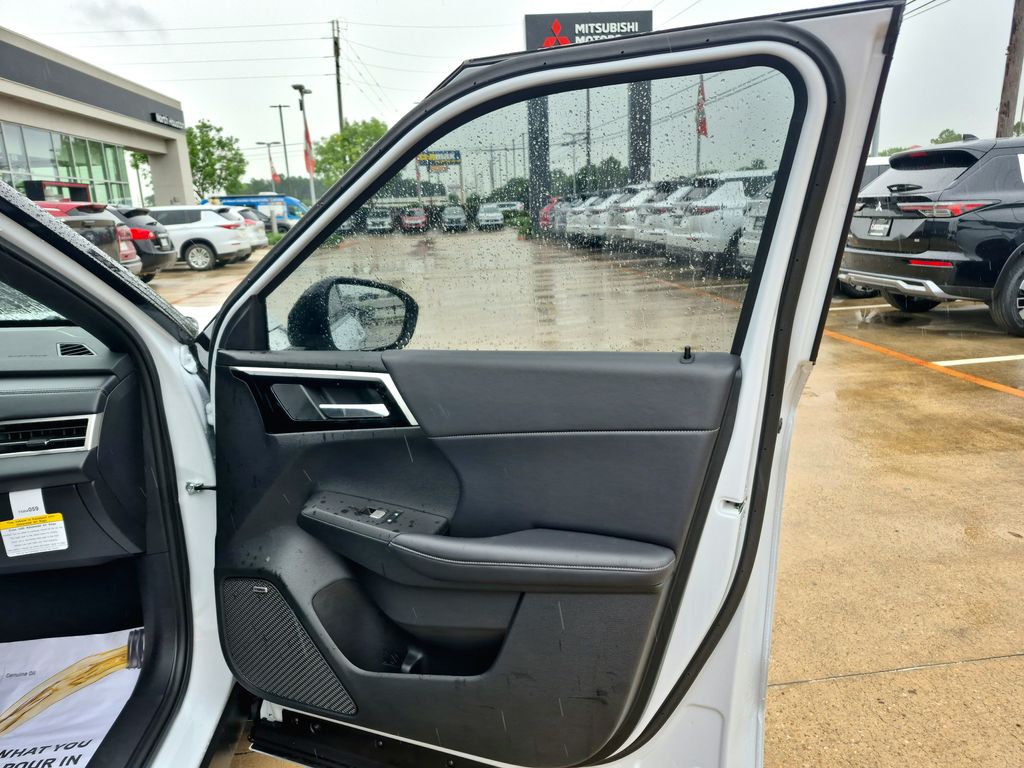 2026 Mitsubishi Outlander Ralliart White at North Houston Mitsubishi