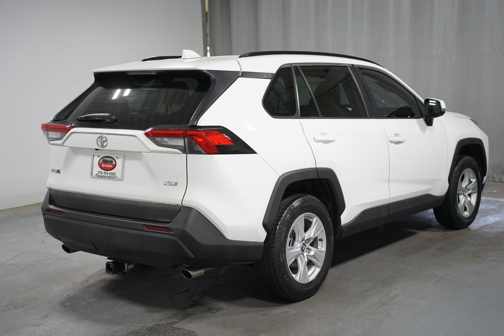 2020 Toyota RAV4 XLE 8