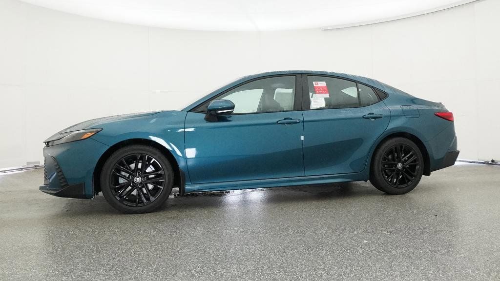 2025 Toyota Camry SE 19