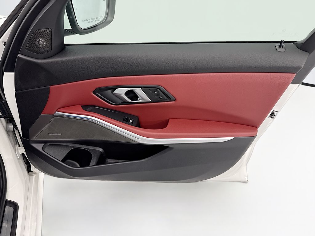 Thumbnail: 2025 BMW 3 Series - 24