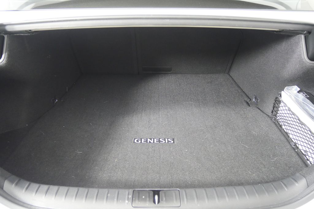 Thumbnail: 2024 Genesis G70 - 16