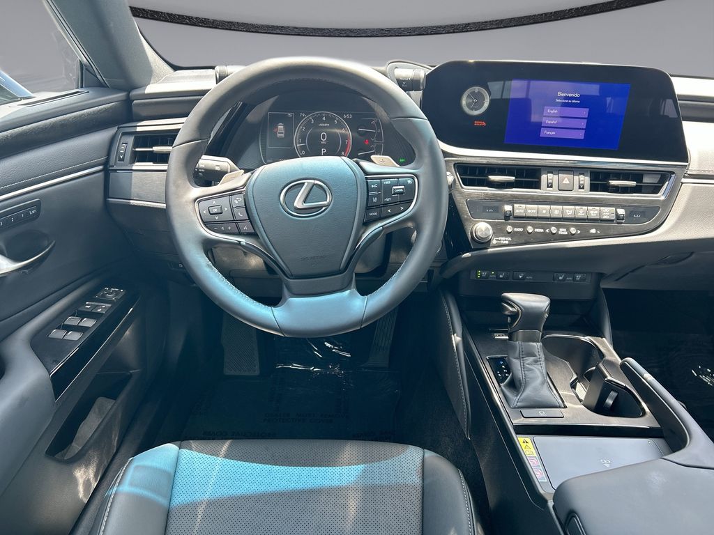 Thumbnail: 2025 Lexus ES - 20