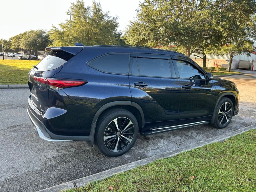 Thumbnail: 2021 Toyota Highlander - 5