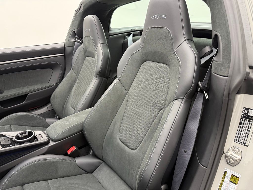 Thumbnail: 2026 Porsche 911 - 5