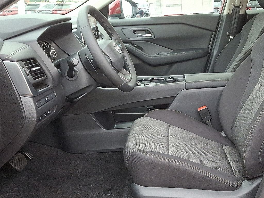 Thumbnail: 2026 Nissan Rogue - 8