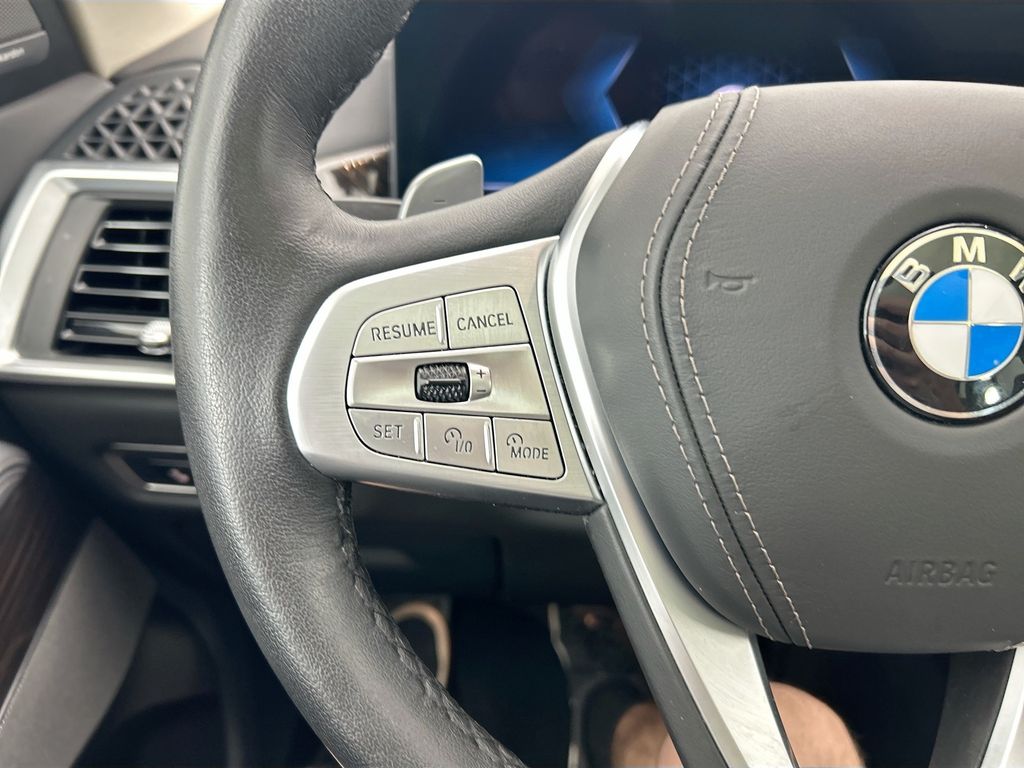 Thumbnail: 2026 BMW X7 - 11