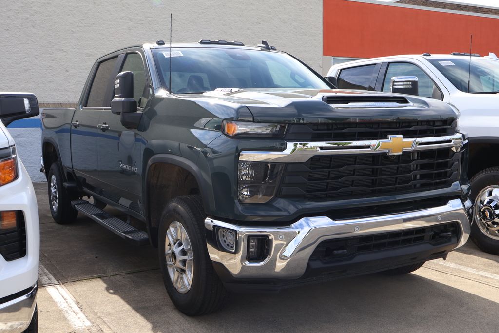 2025 Chevrolet Silverado 2500 LT 3