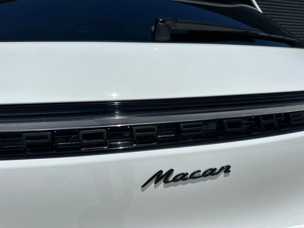 2024 Porsche Macan  12