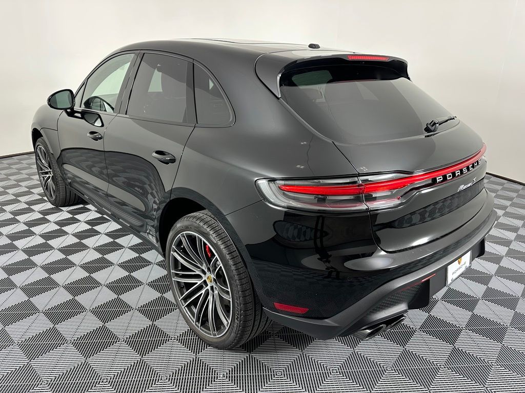 Thumbnail: 2026 Porsche Macan - 3