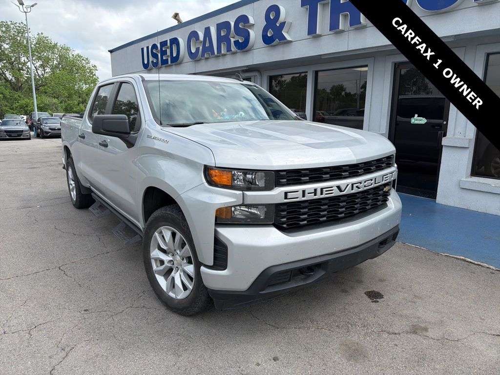 Silver Ice Metallic 2022 Chevrolet Silverado 1500 Custom Crew Cab 4WD Pickup Truck Four-Wheel Drive 8-Speed Automatic