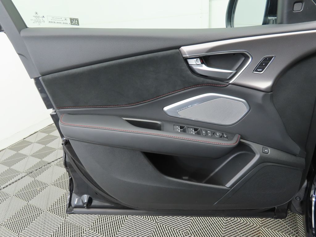 Thumbnail: 2026 Acura RDX - 24