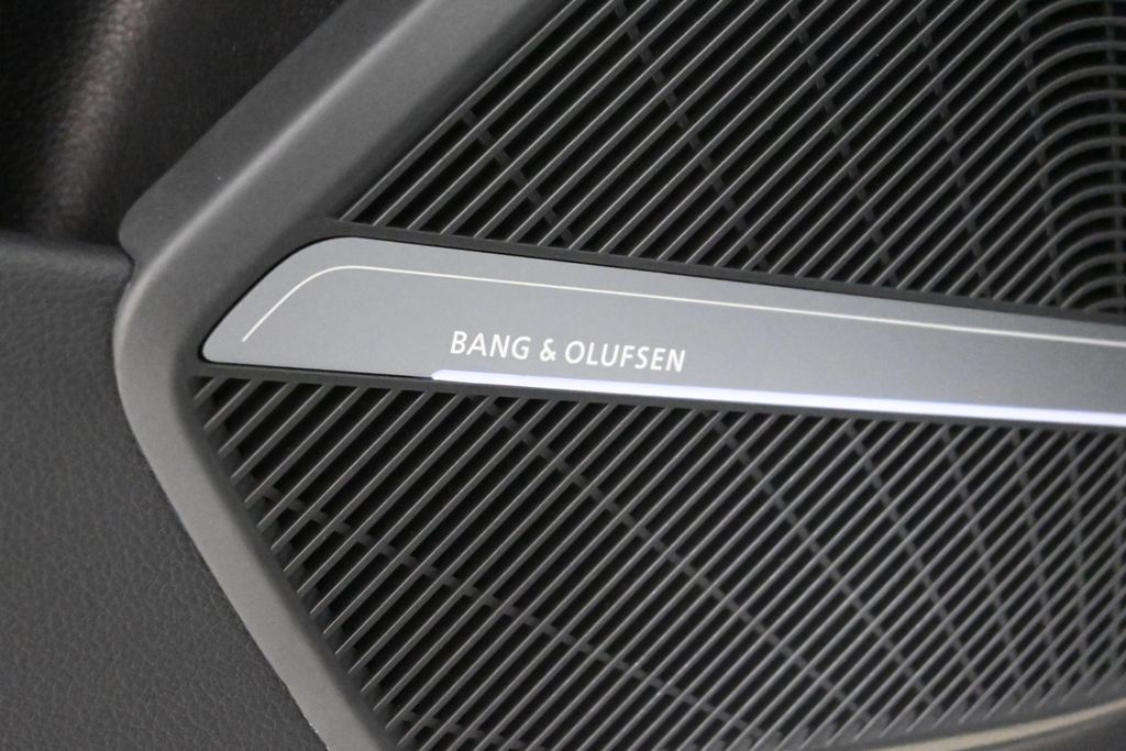 2025 Audi Q5  25