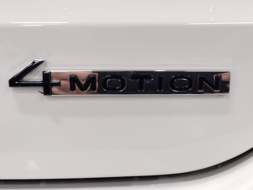 2025 Volkswagen Taos 1.5T SE Black