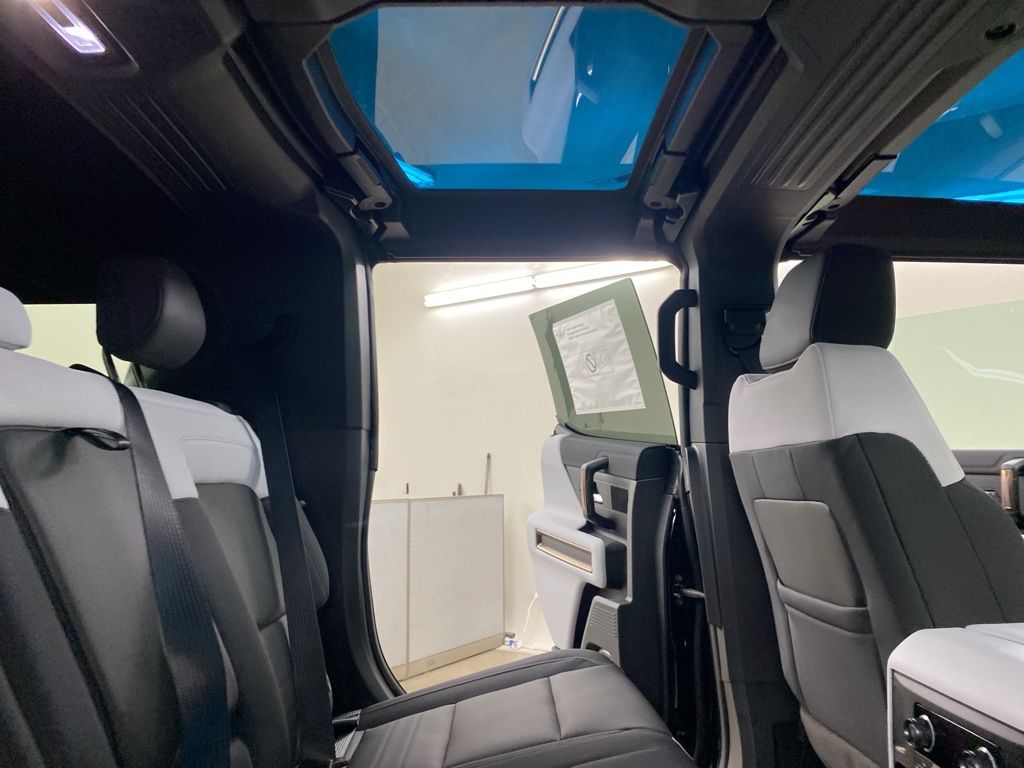 2025 GMC HUMMER EV SUV 2X photo