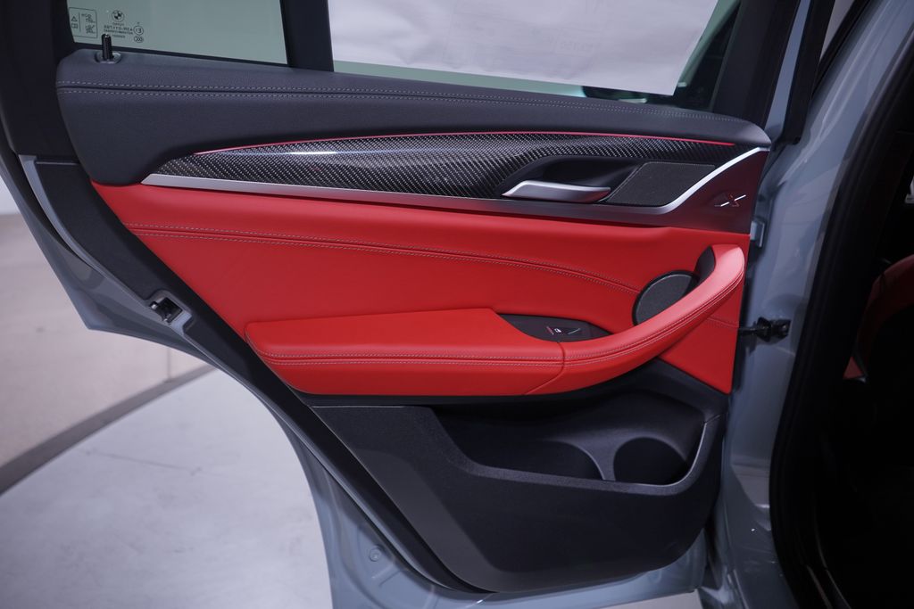 Thumbnail: 2025 BMW X4 - 15