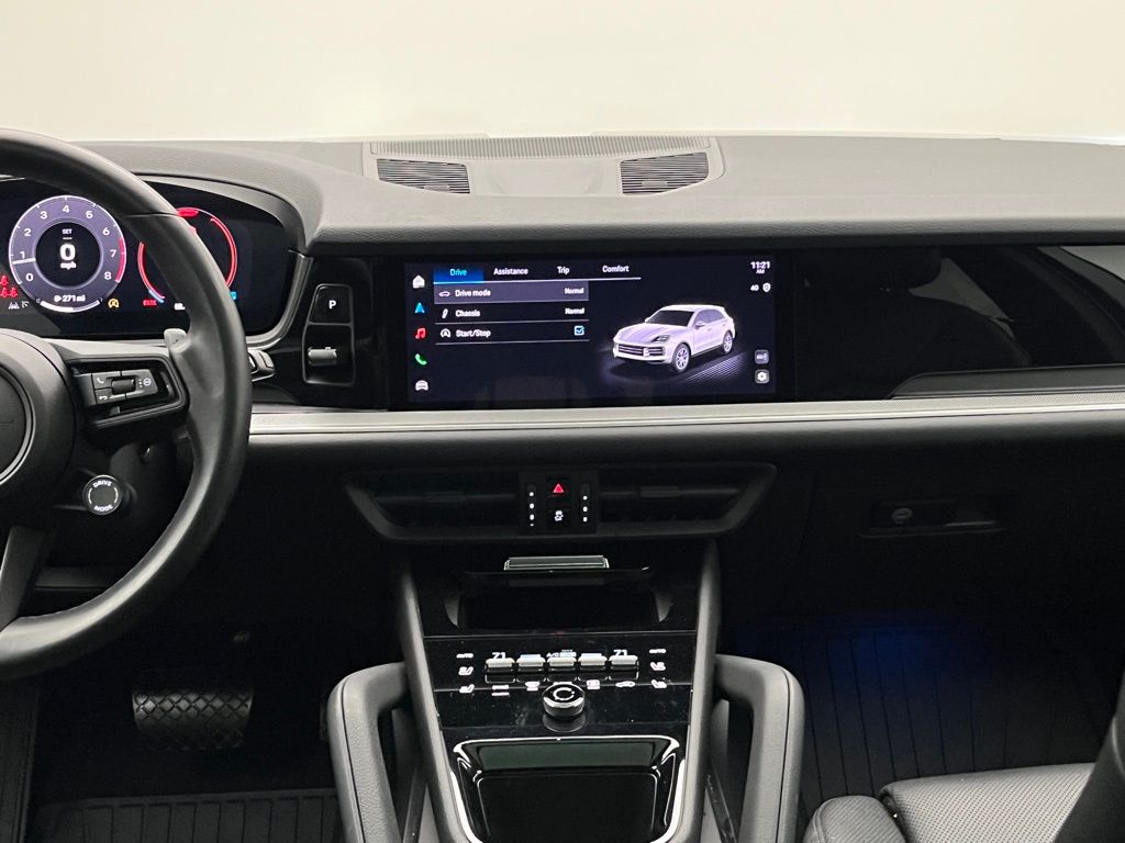 Thumbnail: 2024 Porsche Cayenne - 28