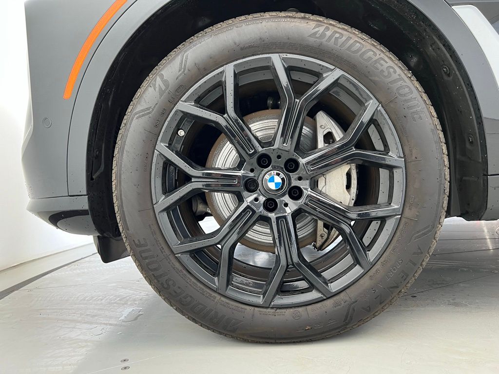 Thumbnail: 2024 BMW X7 - 24