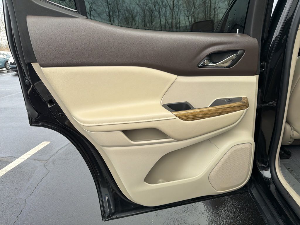 Thumbnail: 2017 GMC Acadia - 21