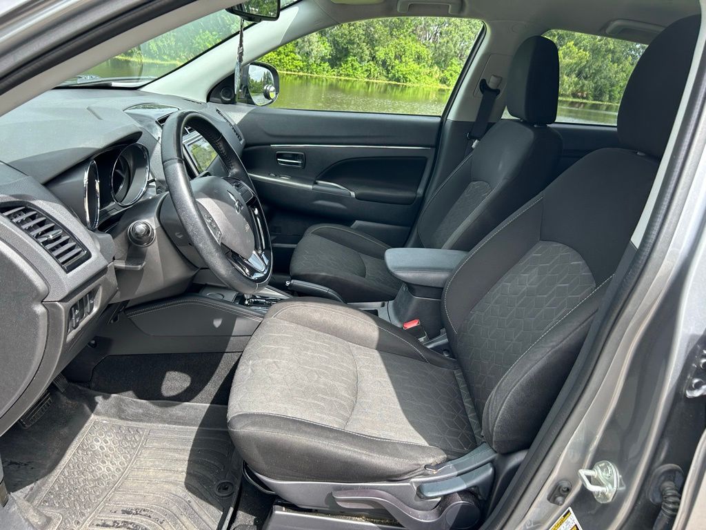 Thumbnail: 2021 Mitsubishi Outlander Sport - 14
