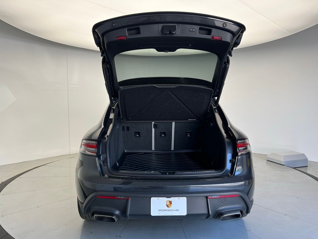 2025 Porsche Macan  20
